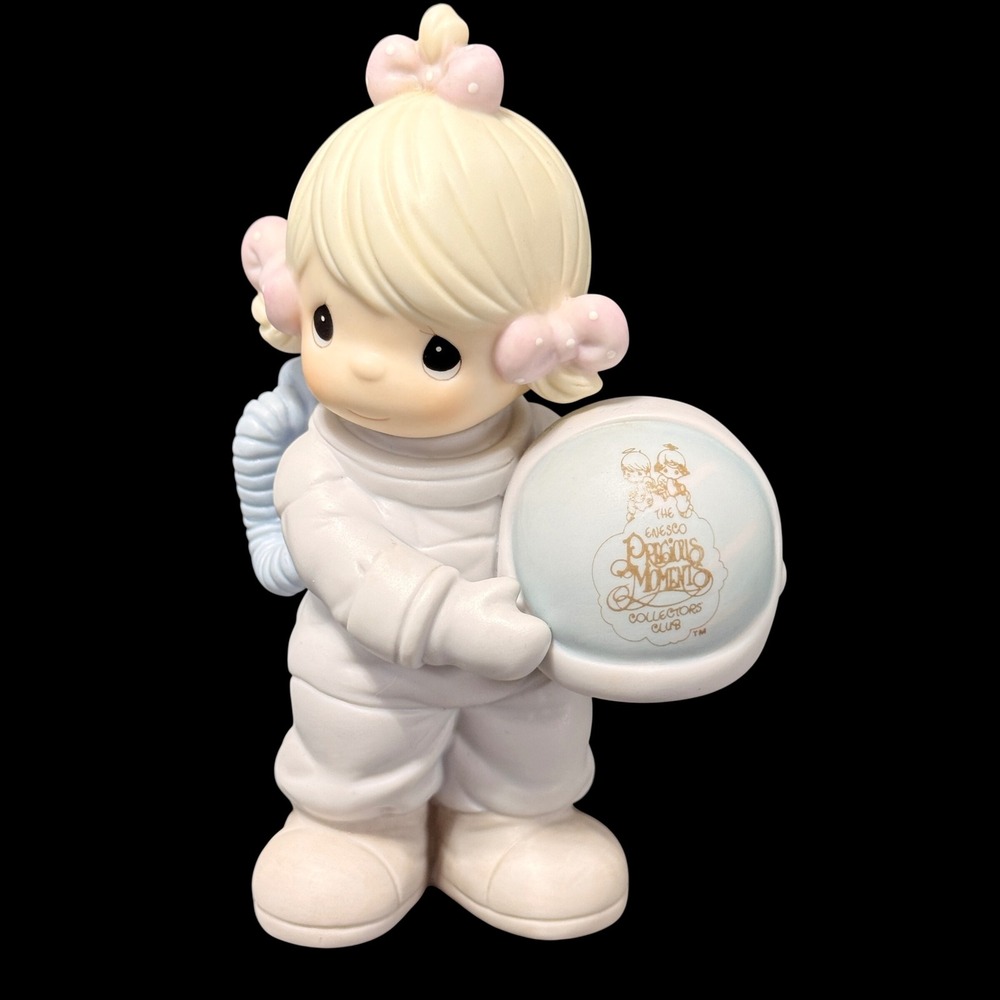 Precious Moments Astronaut Girl Figurine The Club Thats Out Of This World C0112*